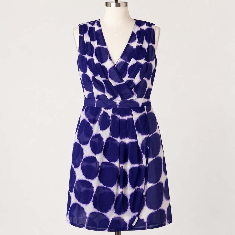 Banana Republic Fit & Flare Dress 6 Purple White Tango Large Dot Pleated V-Neck
